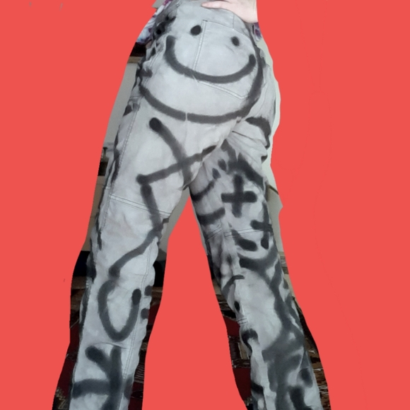 Spray painted Cargo Pants - Picture 1 of 4